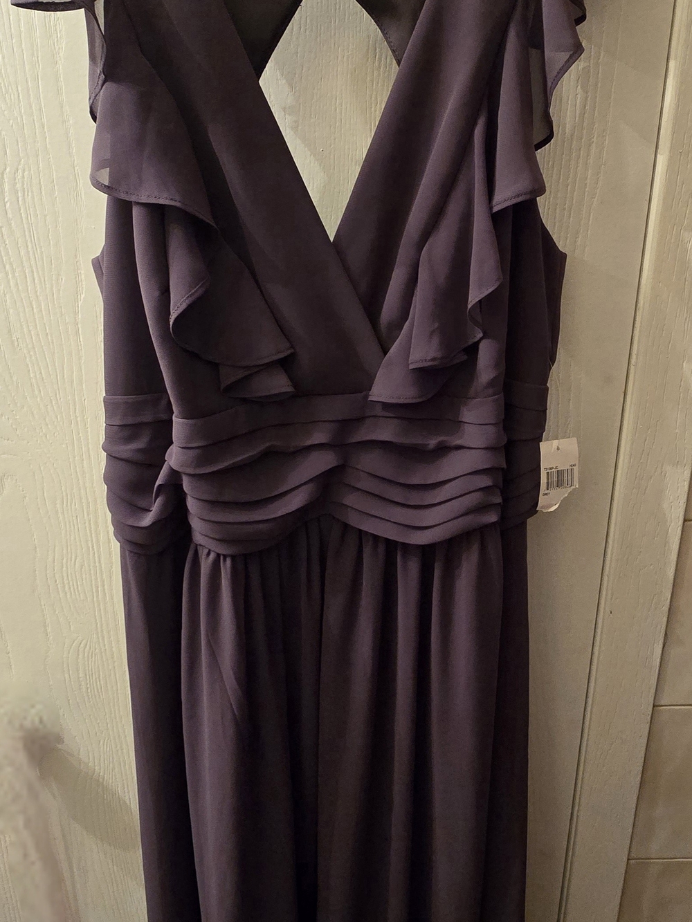 Sleeveless Ruffle V-Neck Maxi Dress